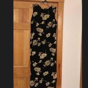 Women’s dress - sleeveless